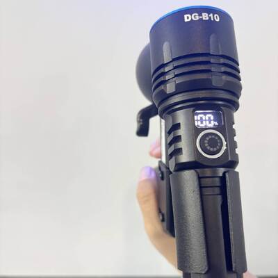 DG-B10 One Hand Operation UV Light Spray Can Holder 57.4mW/cm² 365nm NDT Fluorescent Testing Bracket Fit Ultraviolet Flashlight