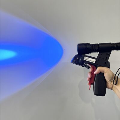 DG-B10 One Hand Operation UV Light Spray Can Holder 57.4mW/cm² 365nm NDT Fluorescent Testing Bracket Fit Ultraviolet Flashlight